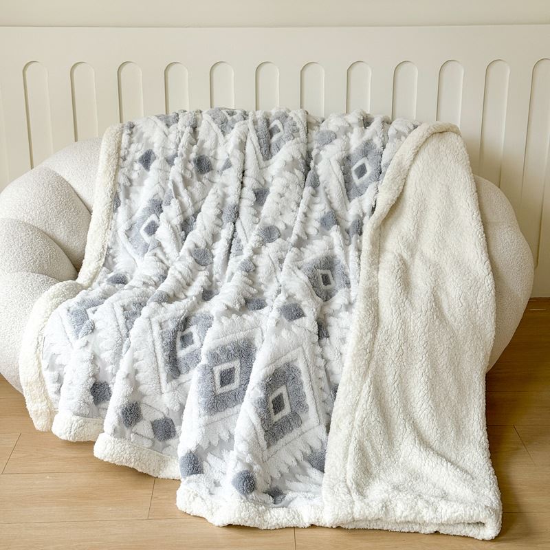 New Jacquard Hollow-Out Sherpa Fleece Blanket New Jacquard Hollow-Out Sherpa Fleece Blanket